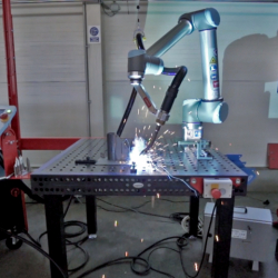 Svařovací robot COBOT LORCH Welding