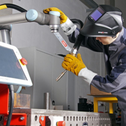 Kolaborativní robot COBOT LORCH welding